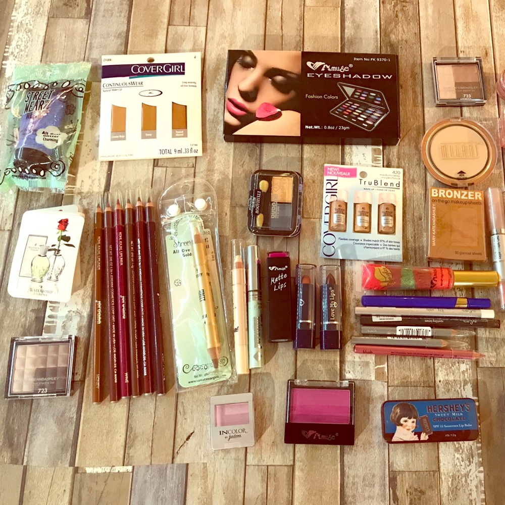 50+ makeup lot cover girl Mary-Kate Milani Revlon